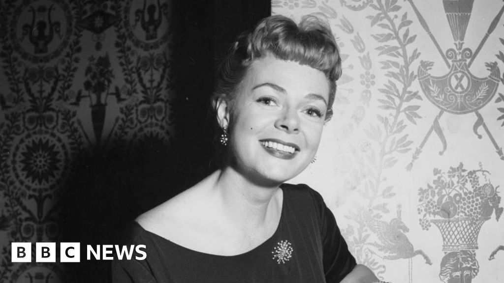 Beloved Actress June Lockhart, Known for Lassie and Lost in Space, Passes Away at 100 – Mirror Brief